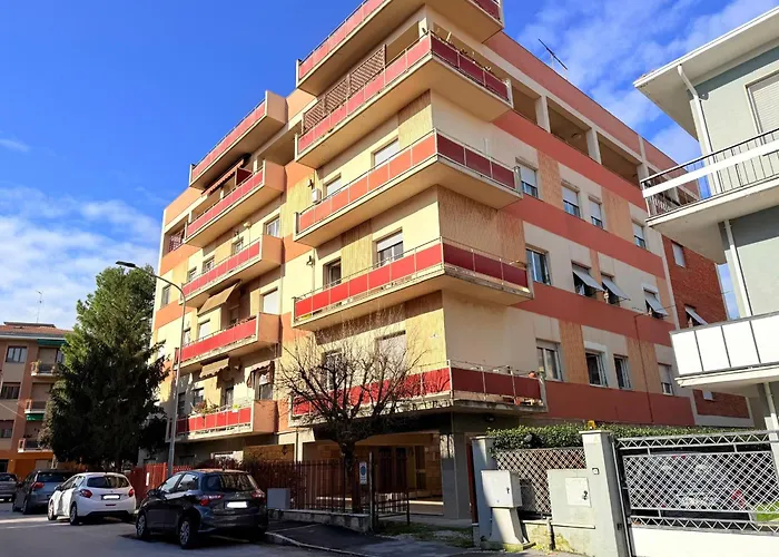 Se214 - Senigallia, Comodo Bilocale Vicino Al Centro Con Corte Esclusiva *