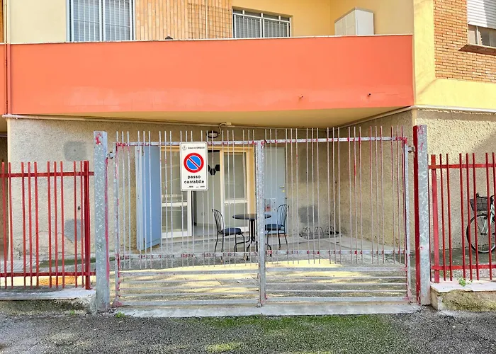 Se214 - Senigallia, Comodo Bilocale Vicino Al Centro Con Corte Esclusiva Daire *
